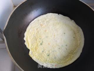 如何做葱花鸡蛋饼的做法步骤：14