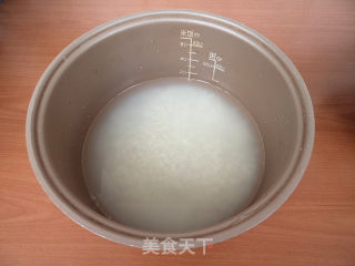 腊肠煲仔饭的做法步骤：1