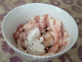 五花肉炒杏鲍菇的做法步骤：1