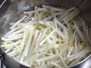 奶汁焅白菜的做法步骤：2