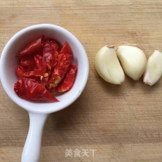 干锅手撕包菜的做法步骤：2