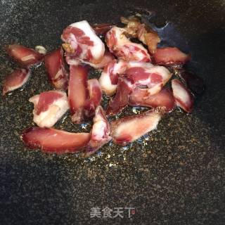 腊肉炒西芹的做法步骤：3