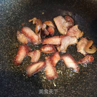 腊肉炒西芹的做法步骤：4