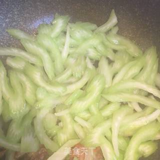 腊肉炒西芹的做法步骤：6