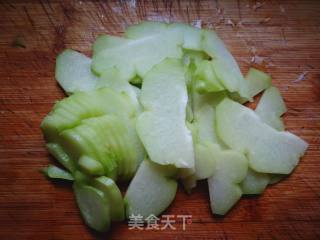 佛手瓜炒腊肉的做法步骤：2