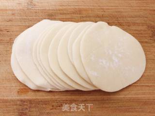 饺子皮葱油饼的做法步骤：1
