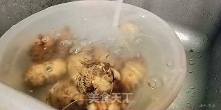 烩芋儿的做法步骤：1