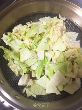 腊肠炒包菜的做法步骤：5