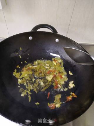 酸菜炖粉条的做法步骤：4