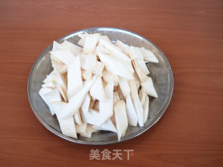 腊肠炒杏鲍菇的做法步骤：3