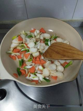杏鲍菇炒秋葵的做法步骤：5