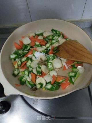 杏鲍菇炒秋葵的做法步骤：7
