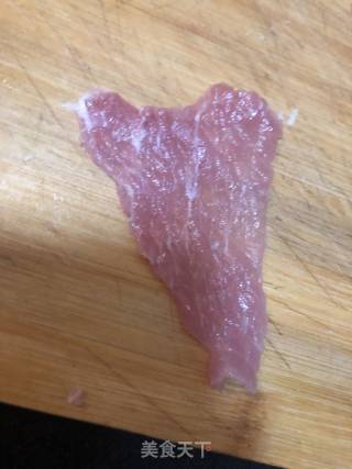 锅包肉的做法步骤：1