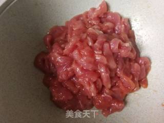 肉丝带底(怎么让肉丝更滑嫩)的做法步骤：5