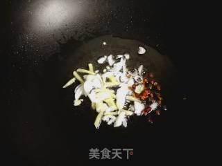 肉丝带底(怎么让肉丝更滑嫩)的做法步骤：16