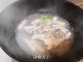 香菇丸子煮年糕的做法步骤：3