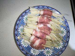 培根金针菇的做法步骤：6