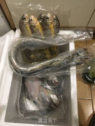 清蒸带鱼，原汁原味的鲜的做法步骤：1