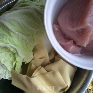 水煮豆皮肉片的做法步骤：1