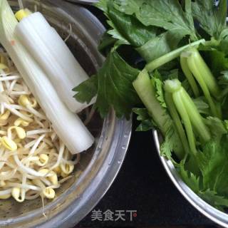 水煮豆皮肉片的做法步骤：2