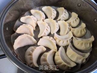 玉米面白菜猪肉蒸饺的做法步骤：16