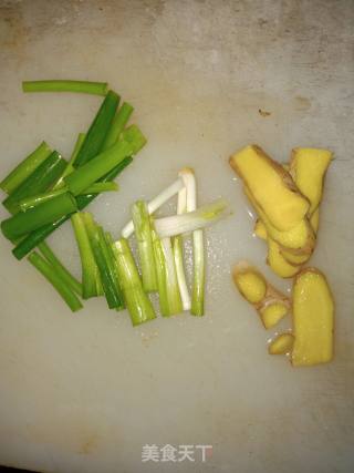 咖喱鸡肉饭的做法步骤：2