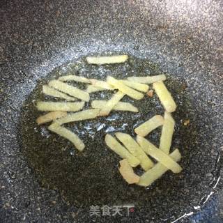 浓香奶白鲫鱼汤的做法步骤：2