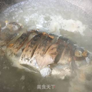 浓香奶白鲫鱼汤的做法步骤：4