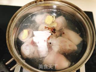 猪脚黄豆汤的做法步骤：2