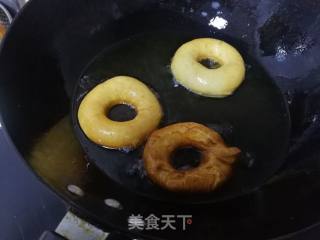 甜甜圈⭕的做法步骤：7
