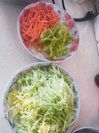 爆炒圆白菜肉末粉丝的做法步骤：2