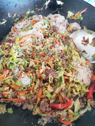 爆炒圆白菜肉末粉丝的做法步骤：9