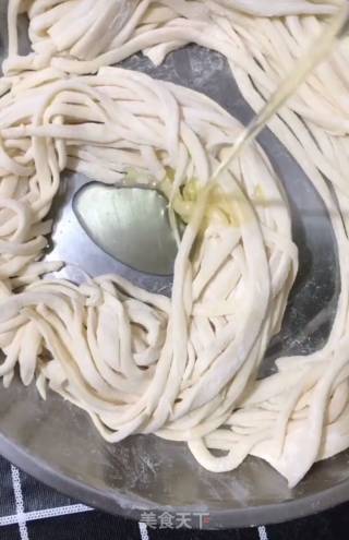 酥脆金丝饼的做法步骤：6