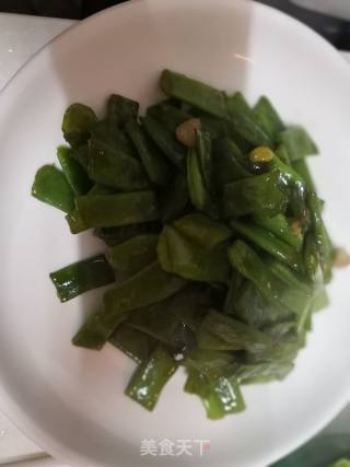 香菇丸子拼盘素炒芸豆的做法步骤：3