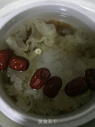 桃胶银耳汤的做法步骤：4