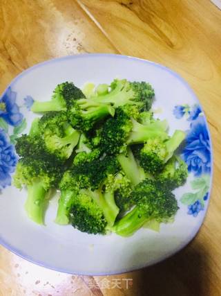 素炒西兰花的做法步骤：5