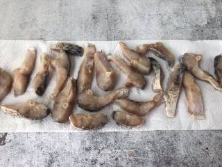 五香熏鱼的做法步骤：5