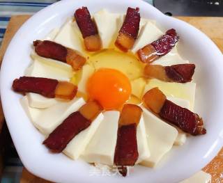 #腊味#腊肉蒸豆腐卧蛋的做法步骤：6