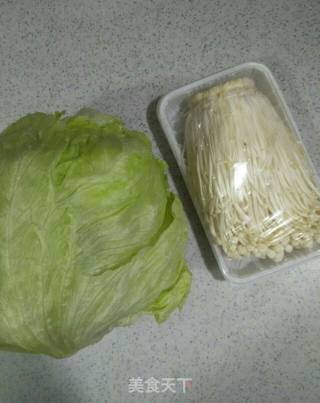 金针菇炒西生菜的做法步骤：1