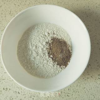 葱香油酥饼的做法步骤：2