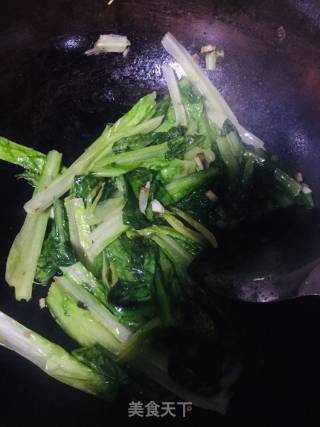 炒油麦菜的做法步骤：3