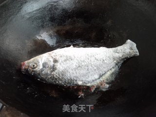 银芽香菇鲫鱼汤的做法步骤：4