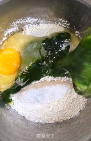 菠菜油条的做法步骤：3
