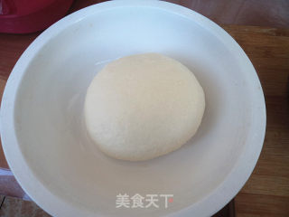 猪肉韭菜馅锅贴的做法步骤：1