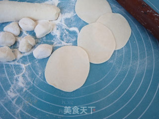 猪肉韭菜馅锅贴的做法步骤：5
