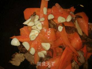 卤肉胡萝卜炒香干的做法步骤：7