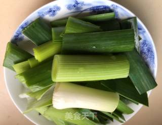 菜花炒墨鱼丸的做法步骤：3