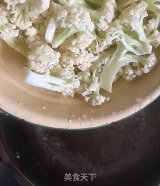 菜花炒墨鱼丸的做法步骤：5