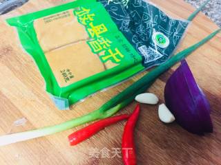 香干炒洋葱的做法步骤：1