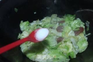 #腊味#香肠炒牛心菜的做法步骤：5
